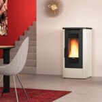 Pelletofen Extraflame Dahiana Plus VFS – 10 kW, kanalisierbar, Stahlverkleidung, LCD-Display