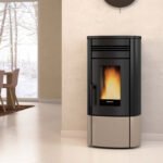 Extraflame Evolution Line Noris Pelletofen Taupe Matt – 12 kW, 93 % Wirkungsgrad, leise & effizient – Premium Pelletofen für 344 m³