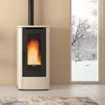 Extraflame Teorema Plus 5.0 Pelletofen – 12 kW, 92,4 % Effizienz, Kanalisierbar – Elfenbein