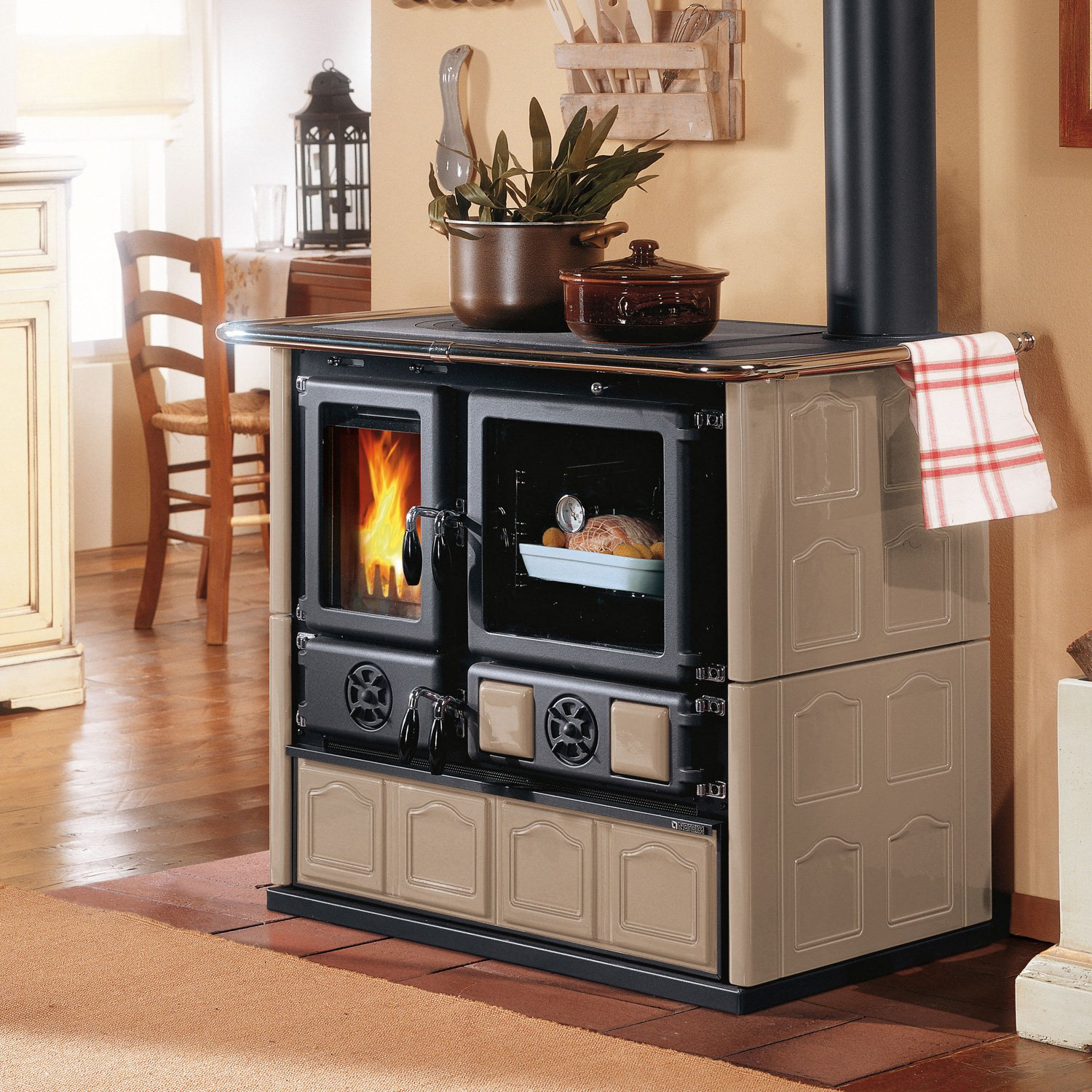 La Nordica Rosa 16 Küchenofen Majolika Tortora La Nordica Rosa 16 Küchenofen – Holzherd mit Backfach, 8,8 kW & Majolika Tortora – Bild 1