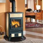 La Nordica Rossella R1 5.0 Kaminofen – 9 kW Holzofen mit Majolika Liberty Panna & hoher Effizienz