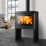 Novaline Bellano Kaminofen 8 kW – Stahl oder Serpentin, Keranova-Speicherbeton & Scheibenspülung